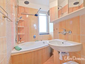 Prodej bytu 2+1, Rosice, Husova čtvrť, 58 m2