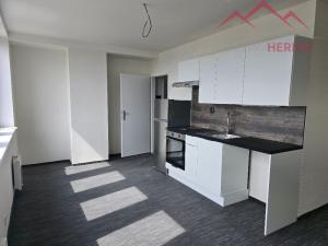 Pronájem bytu 1+kk, Chomutov, Žižkovo náměstí, 26 m2