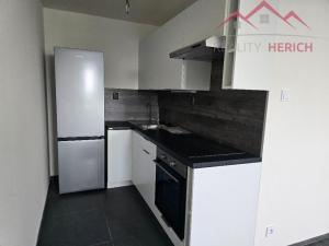 Pronájem bytu 2+kk, Chomutov, Žižkovo náměstí, 50 m2