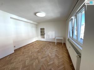 Pronájem bytu 1+1, Praha - Vinohrady, V Horní Stromce, 48 m2