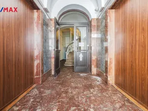 Pronájem kanceláře, Praha - Staré Město, Staroměstské náměstí, 195 m2