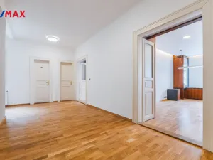 Pronájem kanceláře, Praha - Staré Město, Staroměstské náměstí, 195 m2