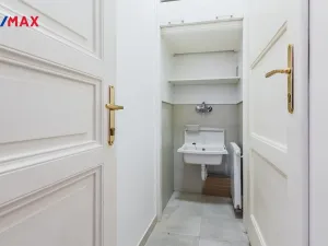 Pronájem kanceláře, Praha - Staré Město, Staroměstské náměstí, 195 m2