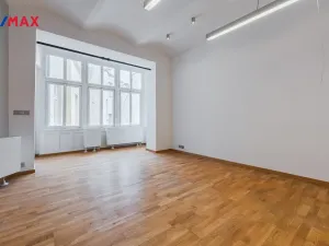 Pronájem kanceláře, Praha - Staré Město, Staroměstské náměstí, 195 m2