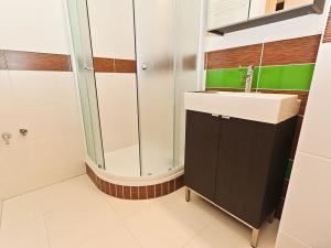 Pronájem bytu 1+kk, Praha - Horní Měcholupy, 40 m2