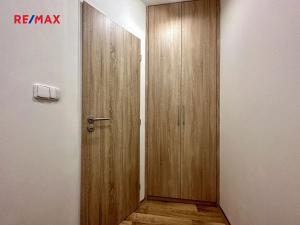 Pronájem bytu 1+kk, Kladno, Benešovská, 39 m2