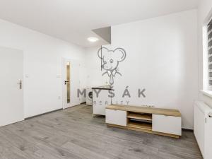 Prodej bytu 1+kk, Lišov, Žižkova, 26 m2