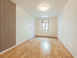 Pronájem bytu 3+kk, Praha - Vršovice, U staré sokolovny, 65 m2