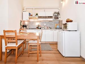 Pronájem bytu 1+1, Praha - Žižkov, Husitská, 42 m2