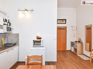 Pronájem bytu 1+1, Praha - Žižkov, Husitská, 42 m2