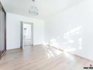 Pronájem bytu 3+1, Praha - Čakovice, U Párníků, 49 m2