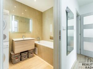 Prodej bytu 3+kk, Praha, Slévačská, 59 m2