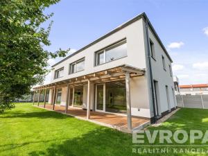 Prodej rodinného domu, Líbeznice, 320 m2