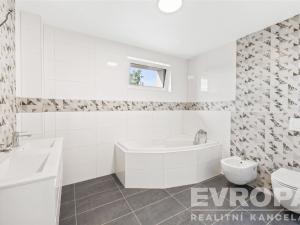 Prodej rodinného domu, Líbeznice, 320 m2