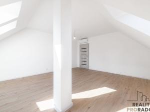 Prodej bytu 4+kk, Ostopovice, B. Němcové, 170 m2