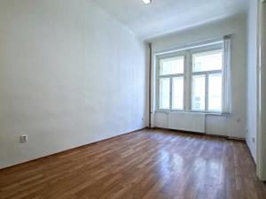 Pronájem bytu 2+1, Praha - Nové Město, V tůních, 70 m2