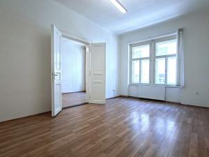 Pronájem bytu 2+1, Praha - Nové Město, V tůních, 70 m2