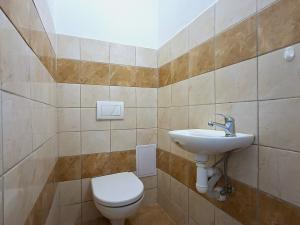 Pronájem bytu 2+1, Praha - Nové Město, V tůních, 70 m2