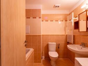 Prodej bytu 2+kk, Praha - Vinoř, Českodubská, 43 m2