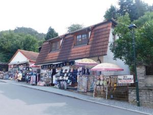 Prodej obchodního prostoru, Karlštejn, 125 m2