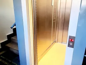 Prodej bytu 2+1, Praha - Dejvice, Kafkova, 55 m2