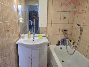 Prodej bytu 2+1, Chomutov, Jirkovská, 61 m2