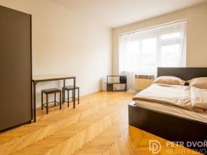 Pronájem bytu 1+kk, Praha - Vysočany, Kolbenova, 30 m2
