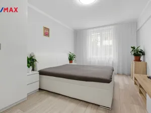 Prodej bytu 2+1, Karlovy Vary, K. Čapka, 57 m2