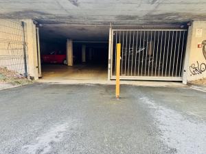 Pronájem garážového stání, Plzeň, 12 m2