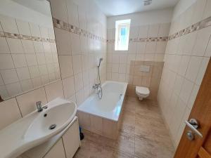 Pronájem bytu 2+1, Praha - Nusle, Na květnici, 66 m2