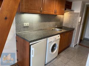 Pronájem bytu 1+kk, Praha - Vysočany, Freyova, 18 m2