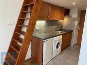 Pronájem bytu 1+kk, Praha - Vysočany, Freyova, 18 m2