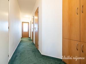 Pronájem bytu 3+1, Praha - Horní Měcholupy, Livornská, 72 m2