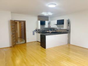 Pronájem bytu 3+kk, Praha, V Zeleném údolí, 78 m2