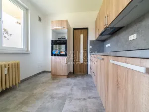 Pronájem bytu 3+1, Pardubice - Bílé Předměstí, Na Drážce, 68 m2