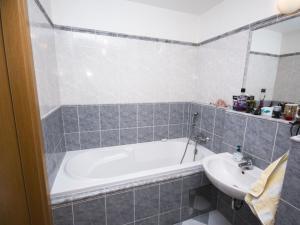 Pronájem bytu 2+kk, Praha - Vyšehrad, Neklanova, 66 m2