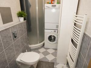 Pronájem bytu 2+kk, Praha - Vyšehrad, Neklanova, 66 m2