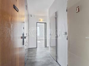 Pronájem bytu 2+kk, Praha - Kobylisy, Štíbrova, 43 m2