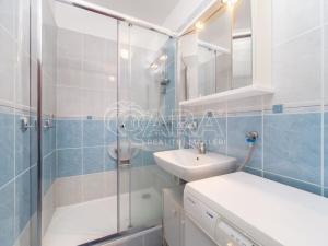 Pronájem bytu 2+kk, Praha - Kobylisy, Štíbrova, 43 m2