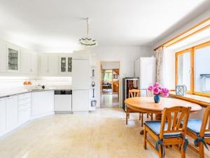 Prodej rodinného domu, Jevany, U Rybníka, 205 m2