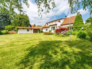 Prodej rodinného domu, Jevany, U Rybníka, 205 m2