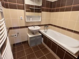Pronájem bytu 2+kk, Pardubice - Trnová, Jozefa Gabčíka, 51 m2