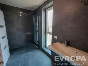 Prodej rodinného domu, Červené Pečky, Hrabáňova, 210 m2