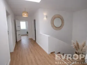 Prodej rodinného domu, Červené Pečky, Hrabáňova, 210 m2