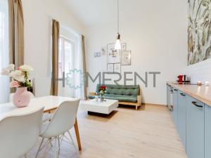 Prodej bytu 2+kk, Praha - Karlín, Prvního pluku, 53 m2
