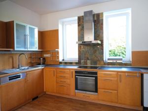 Pronájem rodinného domu, Statenice, 280 m2