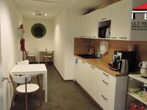 Pronájem kanceláře, Praha - Nusle, Doudlebská, 303 m2