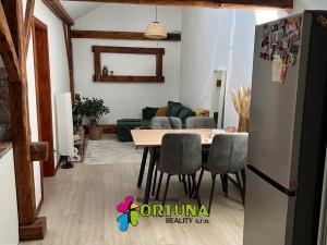 Pronájem bytu 2+kk, České Budějovice, V. Špály, 43 m2
