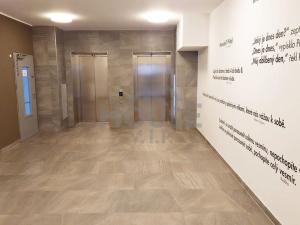 Prodej bytu 3+1, Praha, Medunova, 120 m2