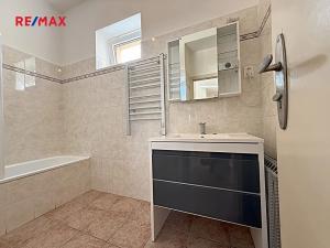 Pronájem bytu 2+kk, Hradec Králové, Poděbradova, 61 m2